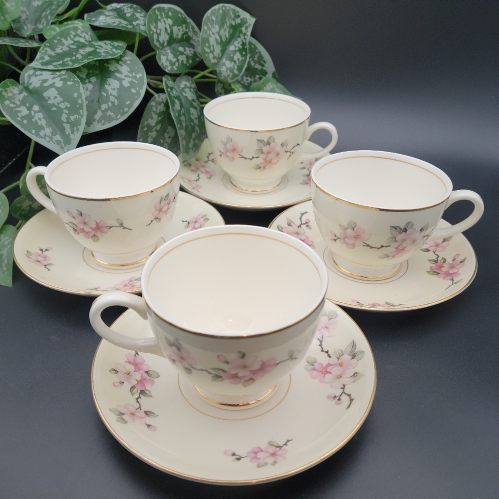 Set of 4 Homer Laughlin Apple Blossom Footed Tea Cup & Saucer